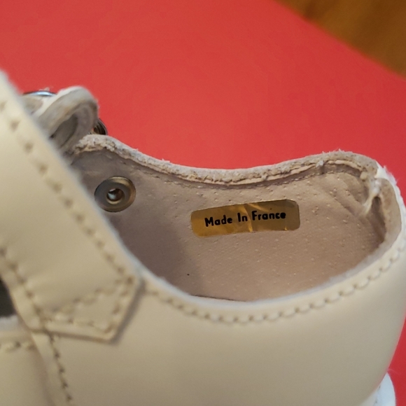 White kids trotty shoes - Picture 4 of 5